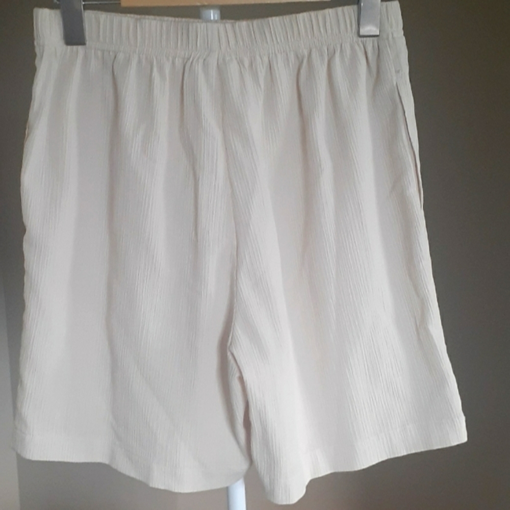 Vintage Elastic Waist Cream Shorts